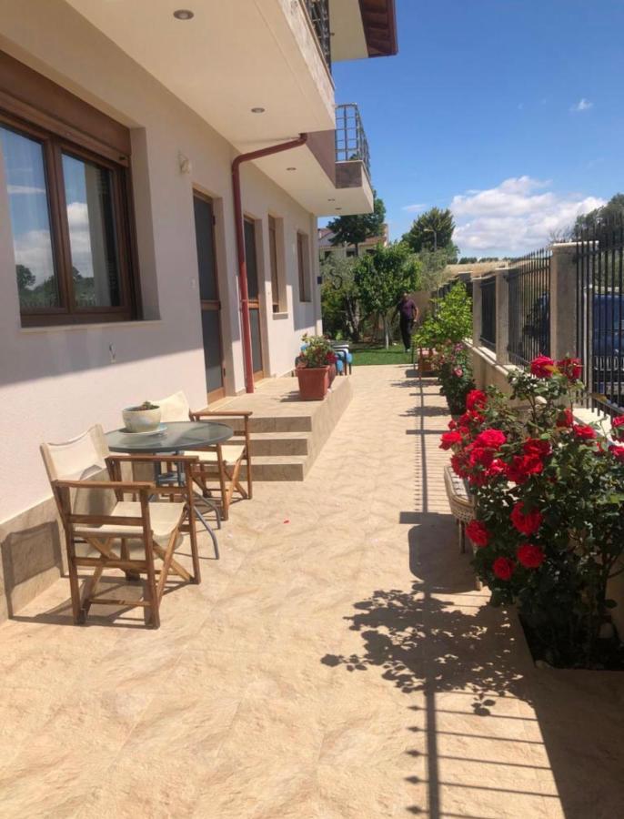 Gaestehaus Dimitra Paralia Dionysiou Exterior photo